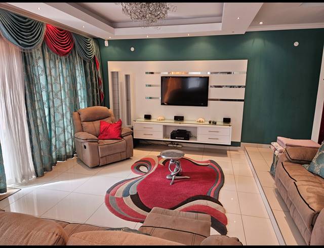 4 BEDROOM HOUSE FOR SALE IN UMHLANGA RIDGE